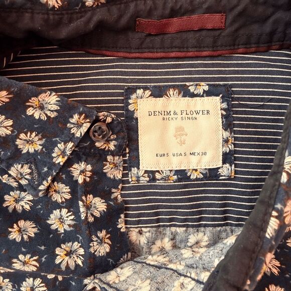 Ricky Singh Denim & Flowers Men Shirt Small Blue Floral Button Short Sleeve - Picture 3 of 6